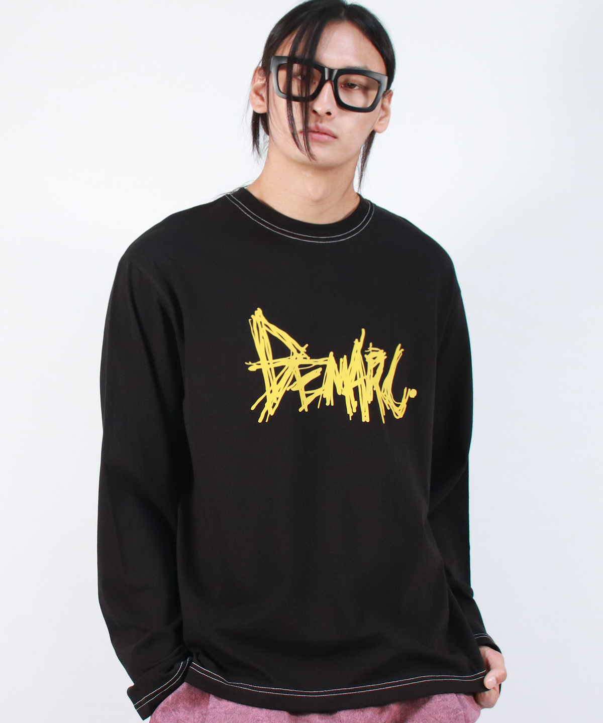 드마크(DEMARC) M GRAFFITI LOGO TEXT BOXY LONG SLEEVE - Black