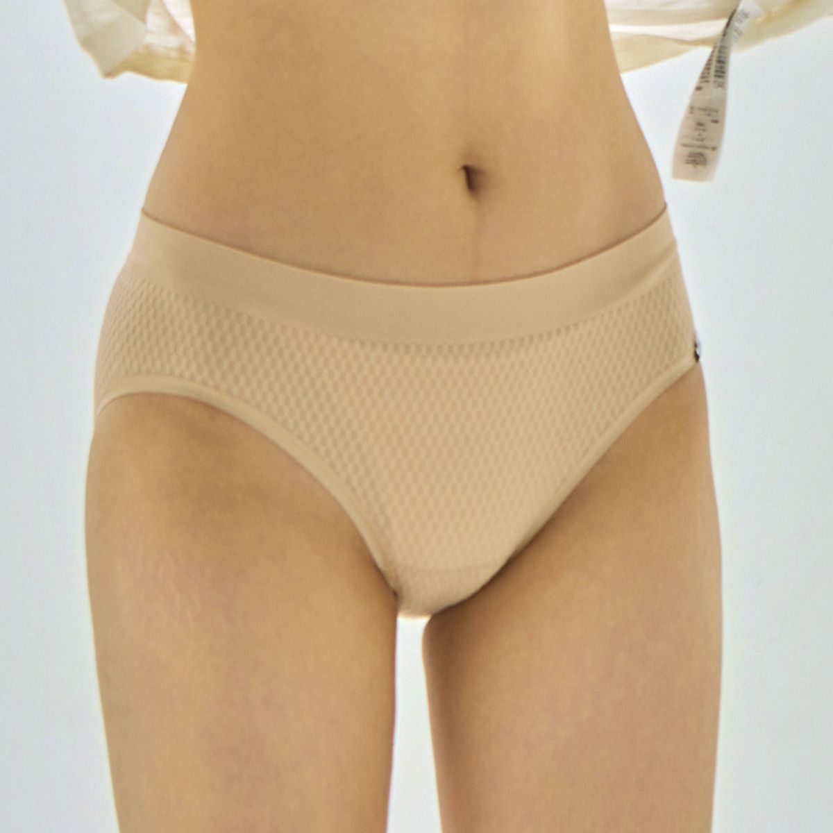 세컨스킨(2NDSKIN) 심리스 엠보패턴 브리프 팬티_FU2101
