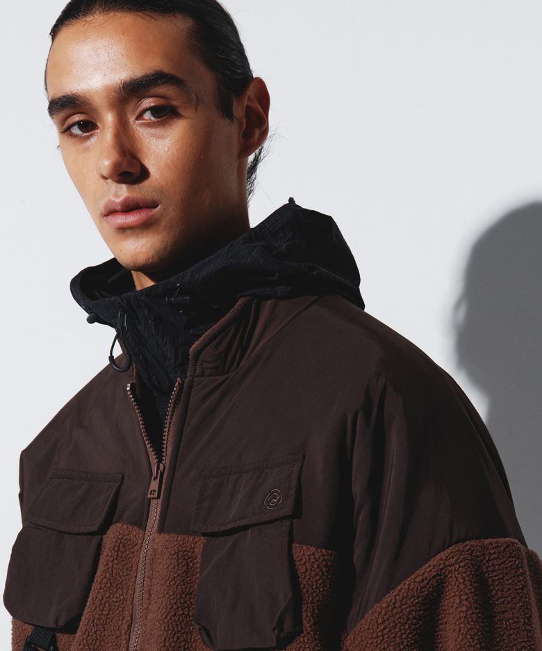 KP LOGO MULTI POCKET STRAP HEAVY FLEECE JACKET - BROWN