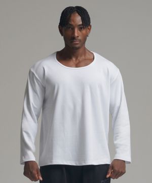 머슬핏 U넥 롱 슬리브 - 화이트