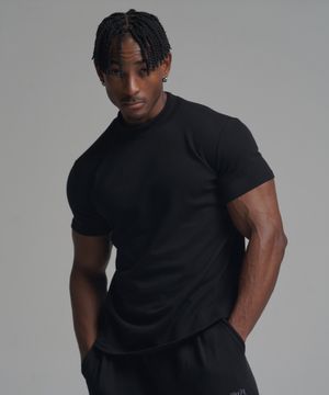 머슬핏 모크넥 반팔 티셔츠 - 블랙