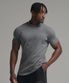 머슬핏 모크넥 반팔 티셔츠 - 그레이