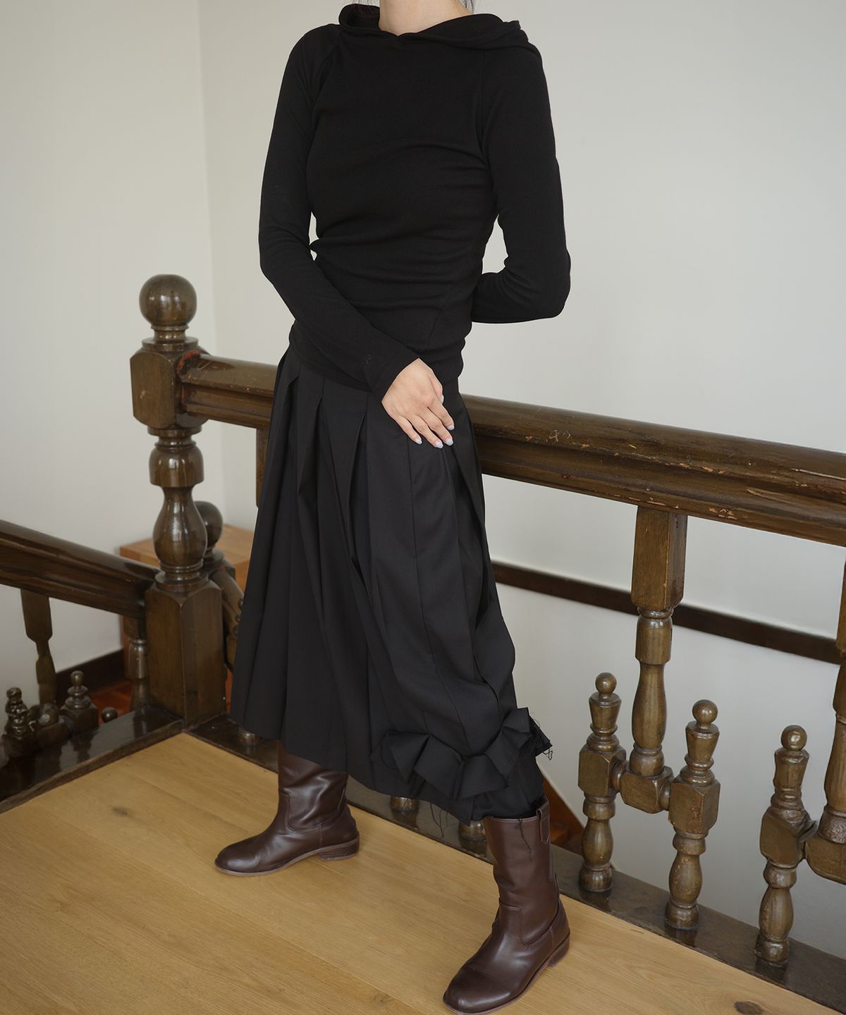 이서이(ESEOE) diagonal jersey top Black