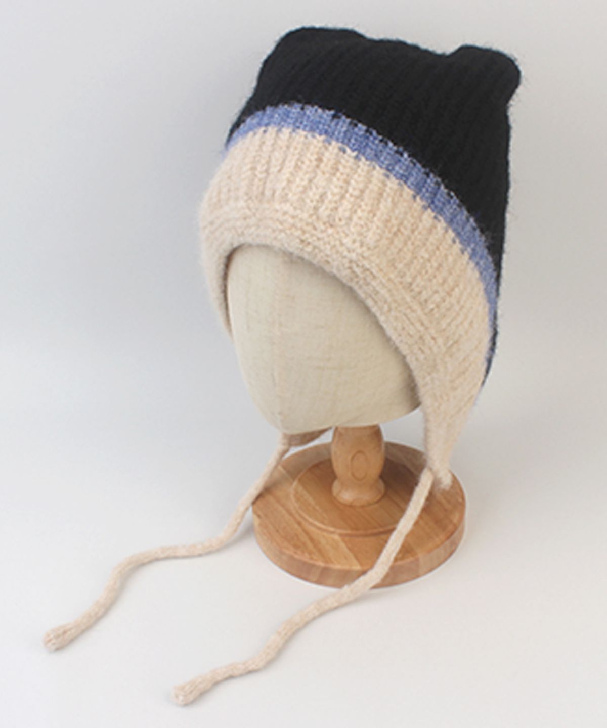 유니버셜 케미스트리(UNIVERSAL CHEMISTRY) Wool Twotone Cat Black Earflap Hat 고양이모자