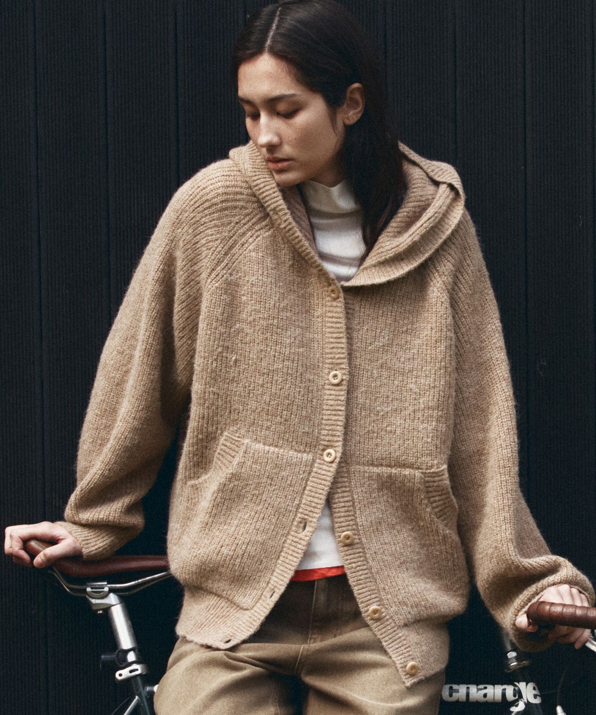 반원 아틀리에(VANONE ATELIER) KN4273 하이넥 후드 카디건_Beige
