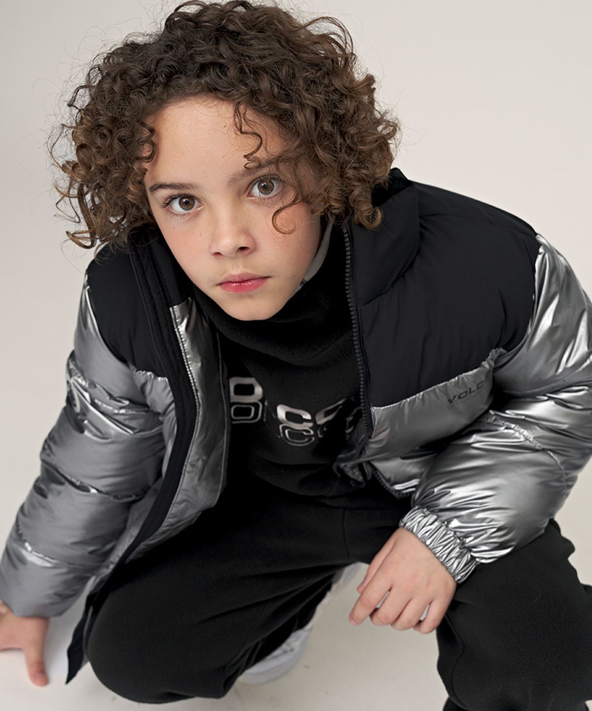 볼컴 키즈(VOLCOM KIDS) 하프 푸퍼 패딩 D5W009