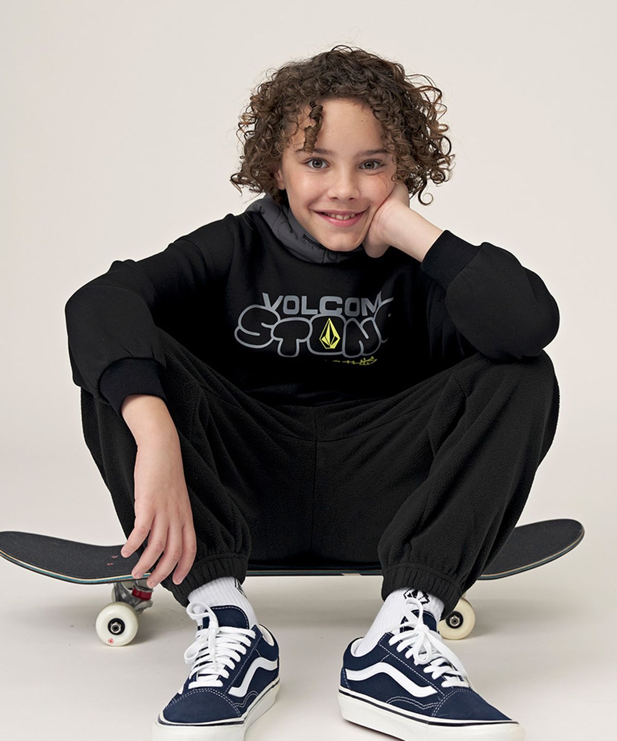 볼컴 키즈(VOLCOM KIDS) 경량 기모 후드 D5W003