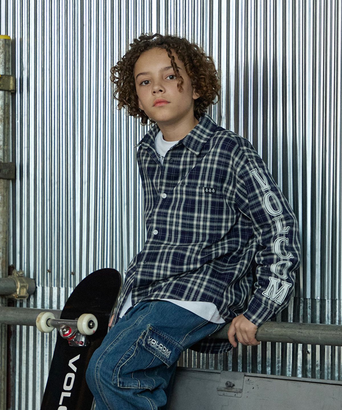 볼컴 키즈(VOLCOM KIDS) 소매 레터링 체크 셔츠 D5F004