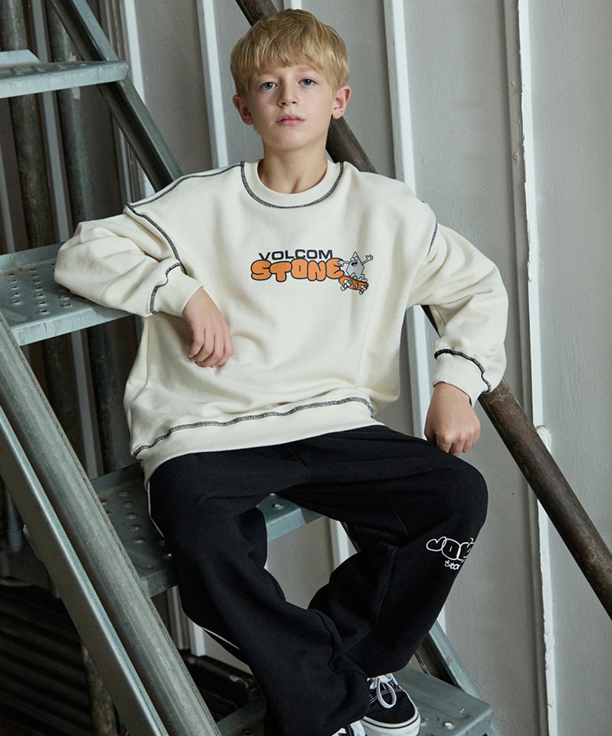 볼컴 키즈(VOLCOM KIDS) 플라잉 스톤 셋업 D5F010