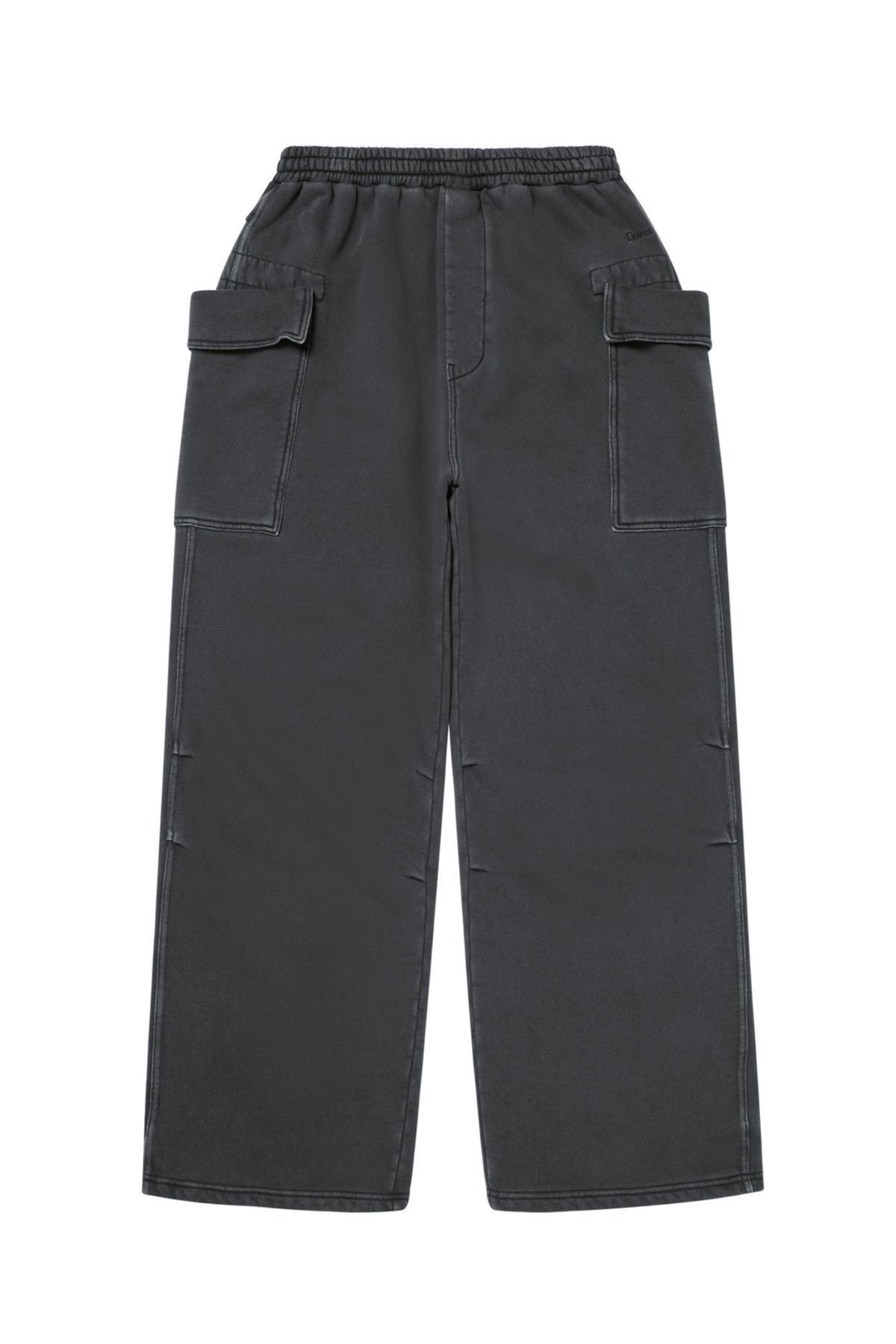 다이닛(DEINET) MUDDY CARGO SWEAT PANTS IN CHARCOAL