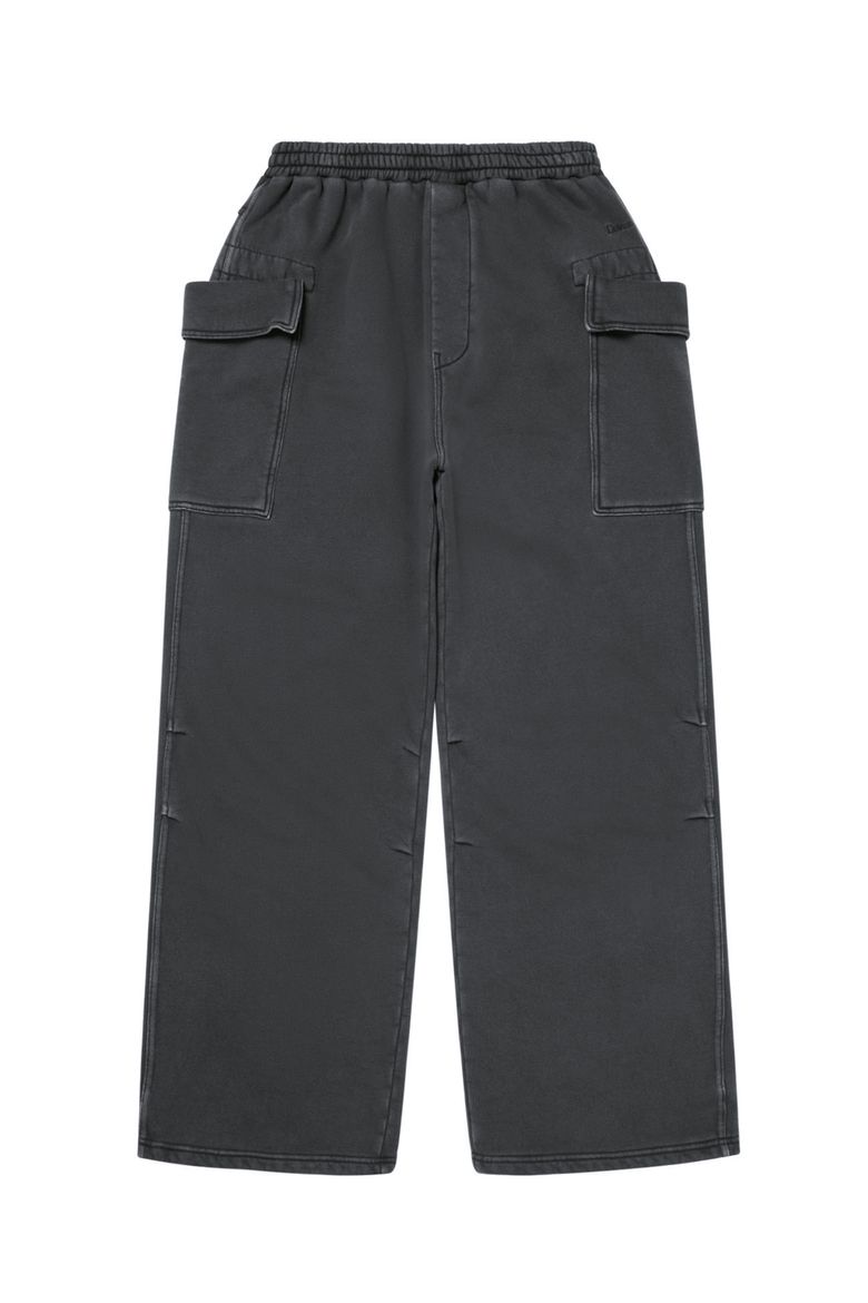 MUDDY CARGO SWEAT PANTS IN CHARCOAL