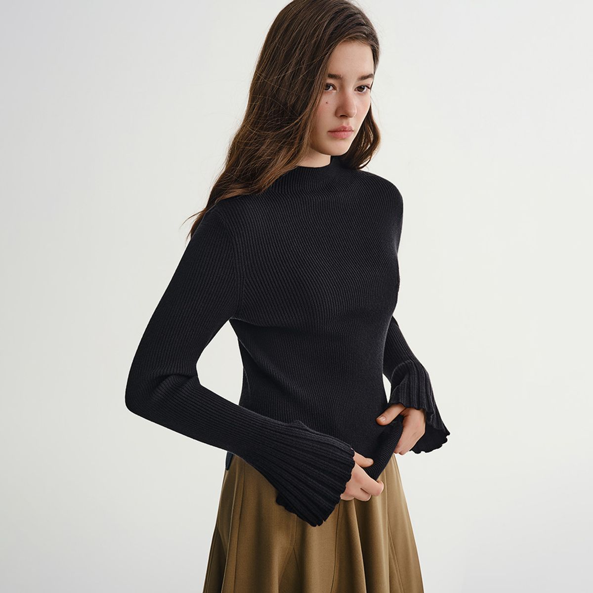 에이앤레이(AEIREI) AR_Side slit knit top