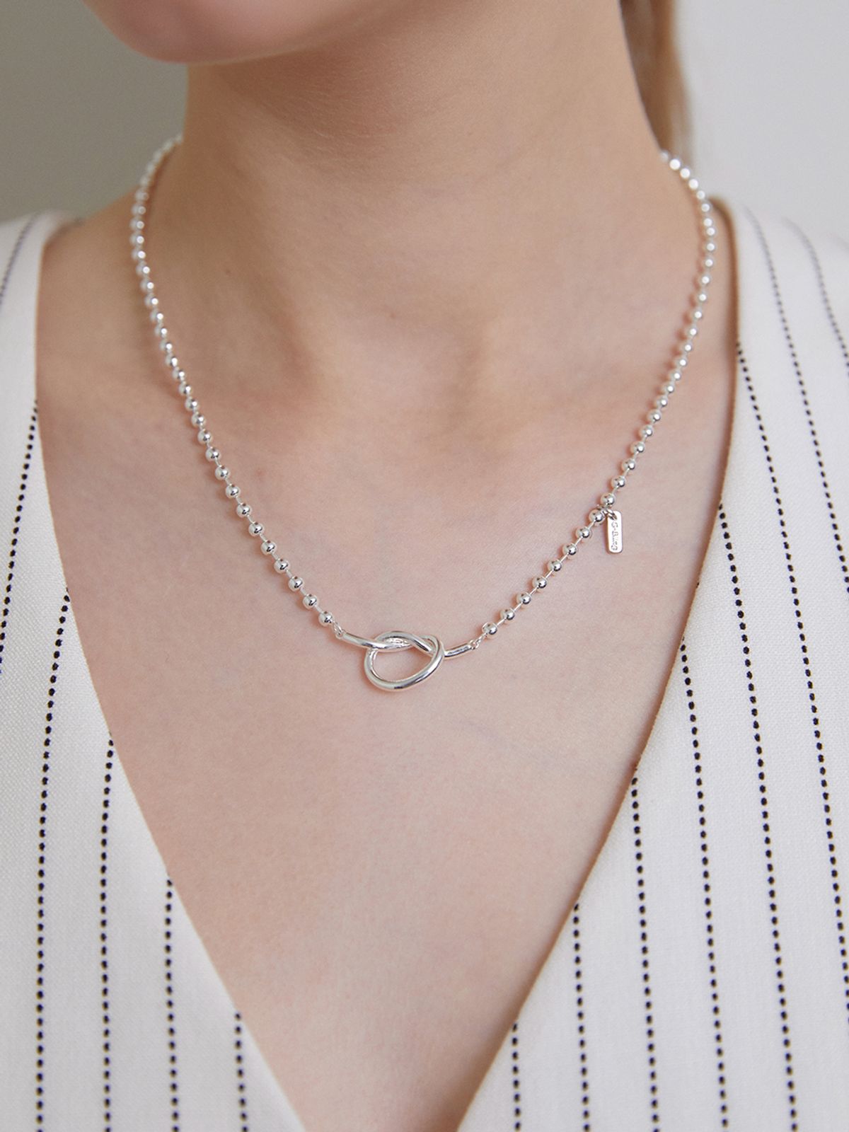 겟미블링(GETMEBLING) Pretzel Necklace