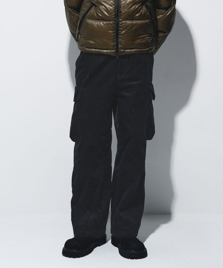 WIDE CORDUROY BELTED CARGO POCKET PANTS - BLACK