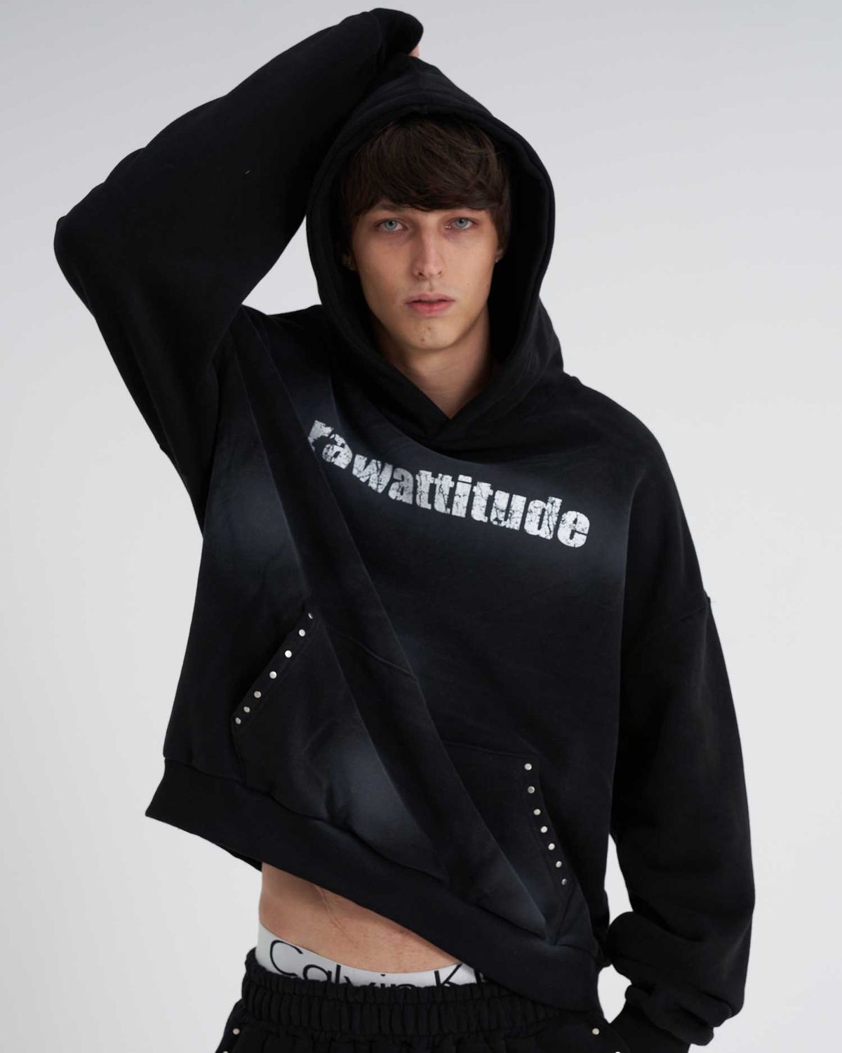 테네르(TENER) Rawattitude 스프레이 양기모 후드티 블랙