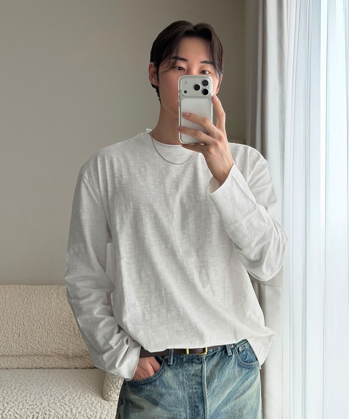 엑스오엑스(XOX) 로우 컷 슬럽 긴팔 티셔츠[WHITE]