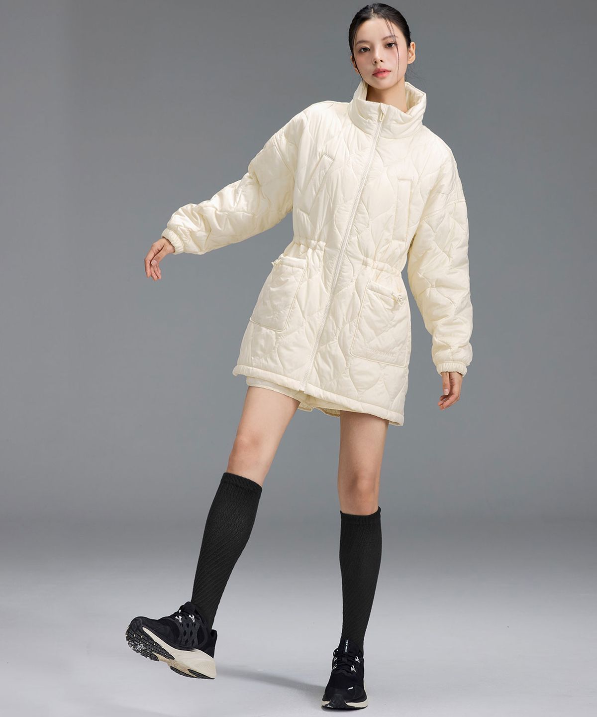젝시믹스(XEXYMIX) 웨이브 퀼팅 아웃포켓 롱자켓 XFK4JP1104