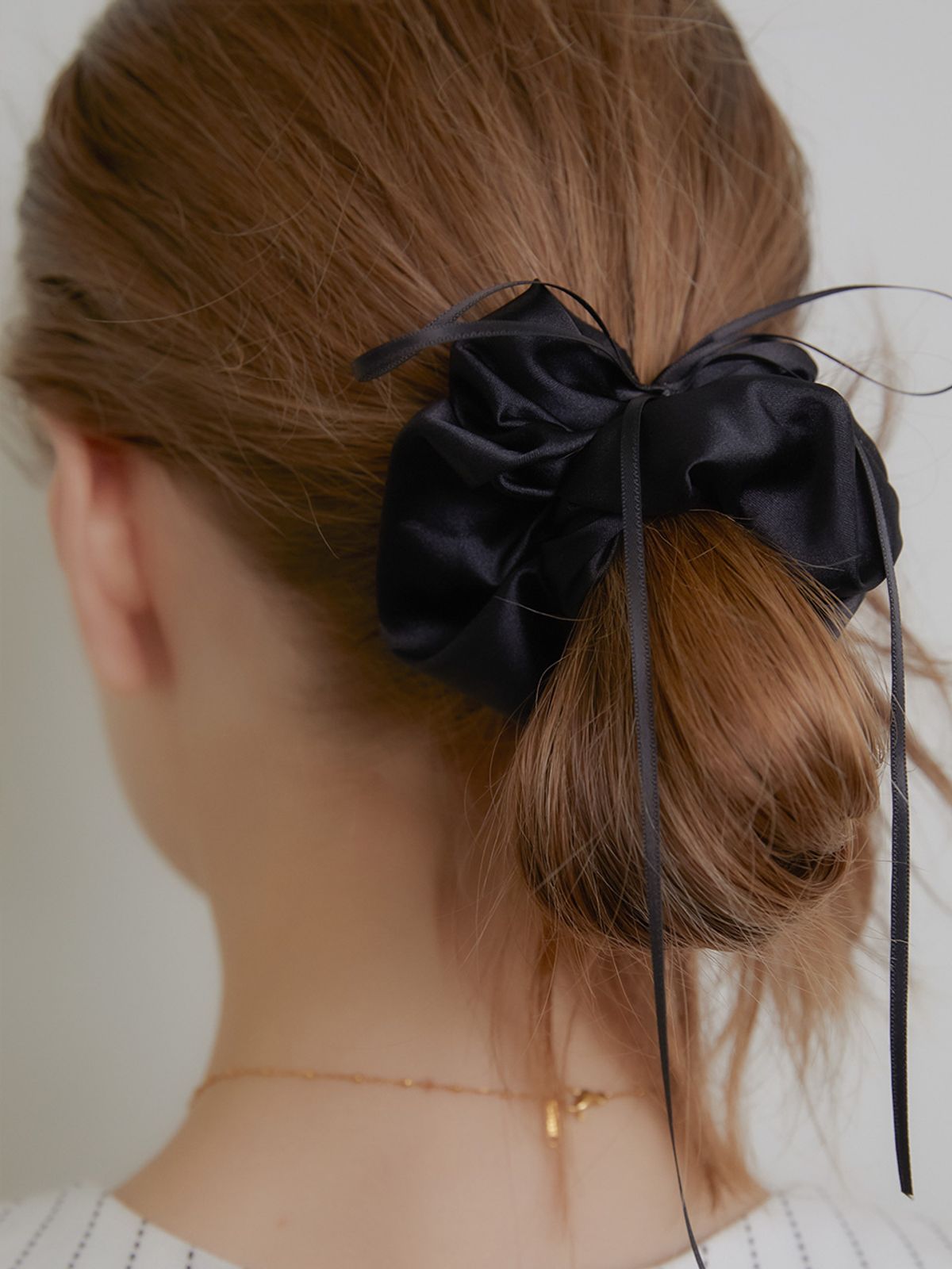 겟미블링(GETMEBLING) Satin ribbon scrunchie