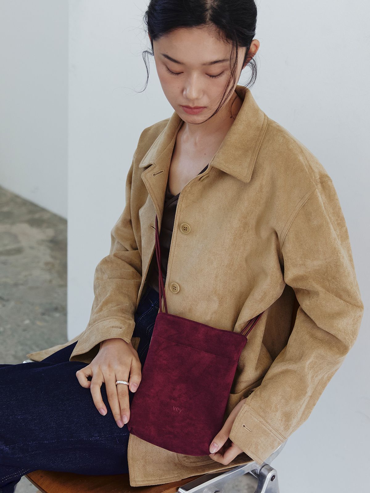 베이(VEY) Suede Pocket Bag (Plum)