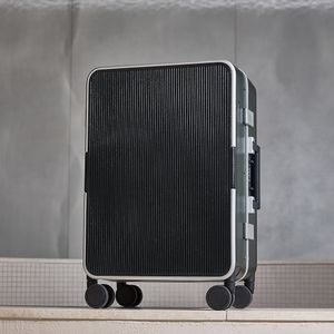 모던 프리미엄 캐리어 24인치 [블랙]