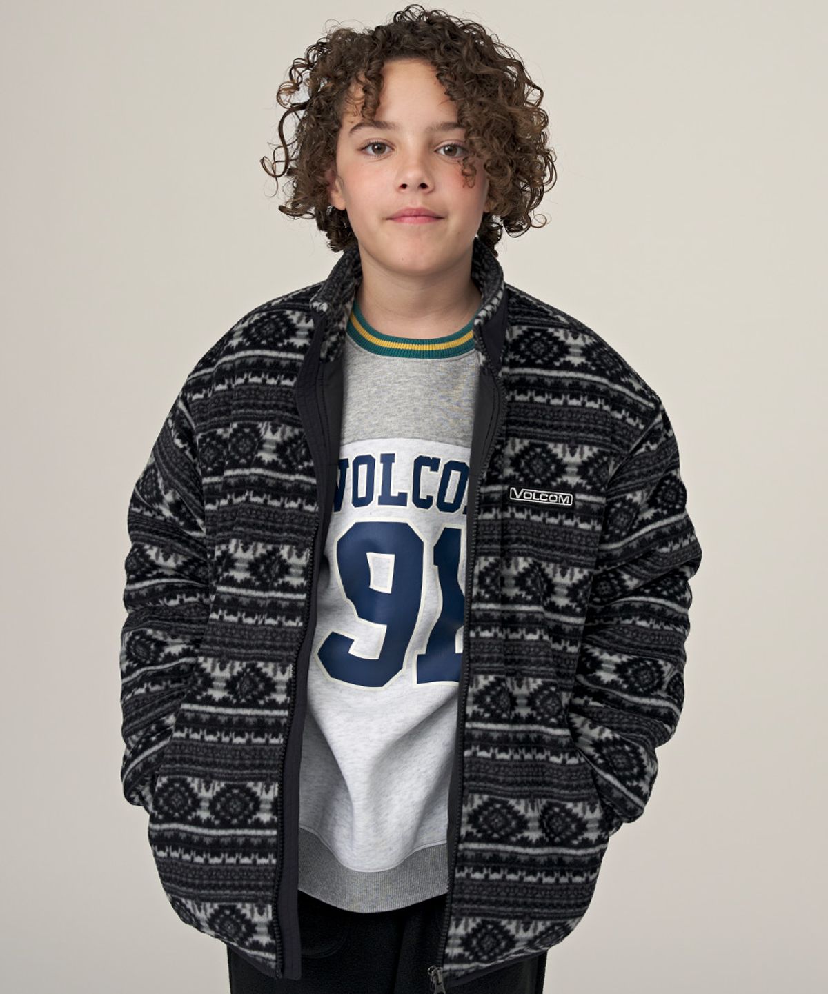 볼컴 키즈(VOLCOM KIDS) 트라이벌 플리스 점퍼 D5W011