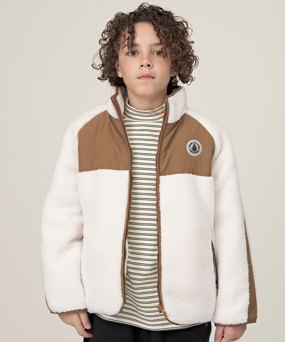 볼컴 키즈(VOLCOM KIDS) 컬러 배색 덤플퍼 점퍼 D5W010