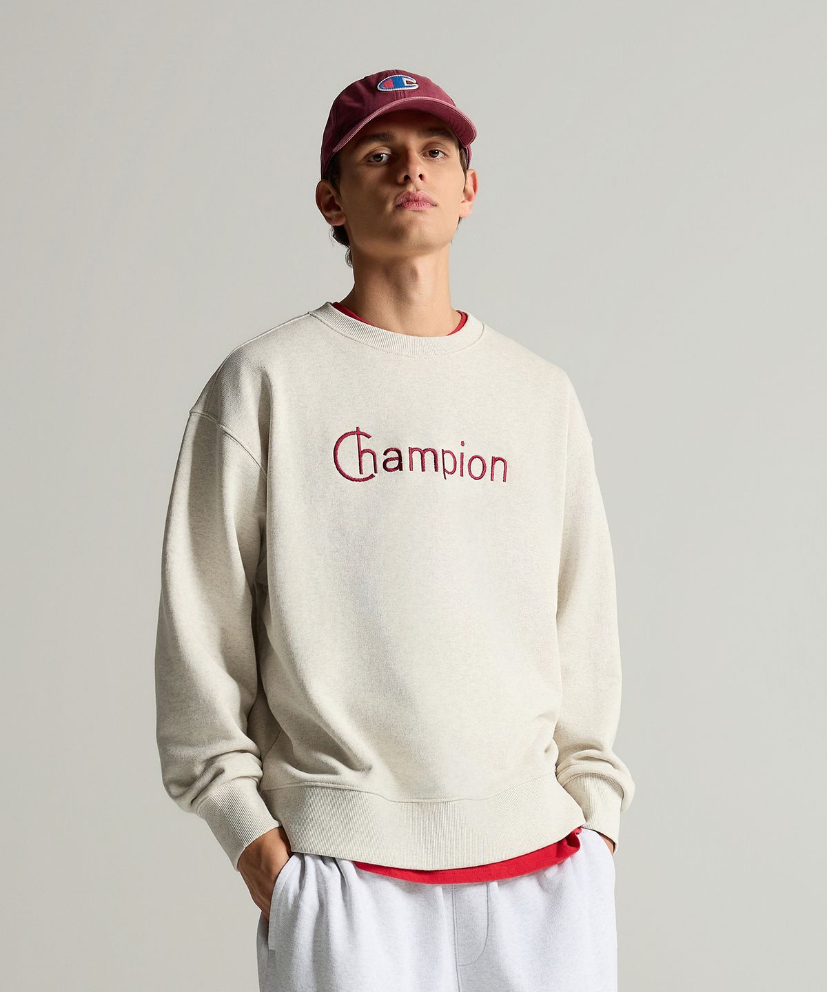 챔피온(CHAMPION) 그래픽 로고 루즈핏 스웨트셔츠 Oatmeal