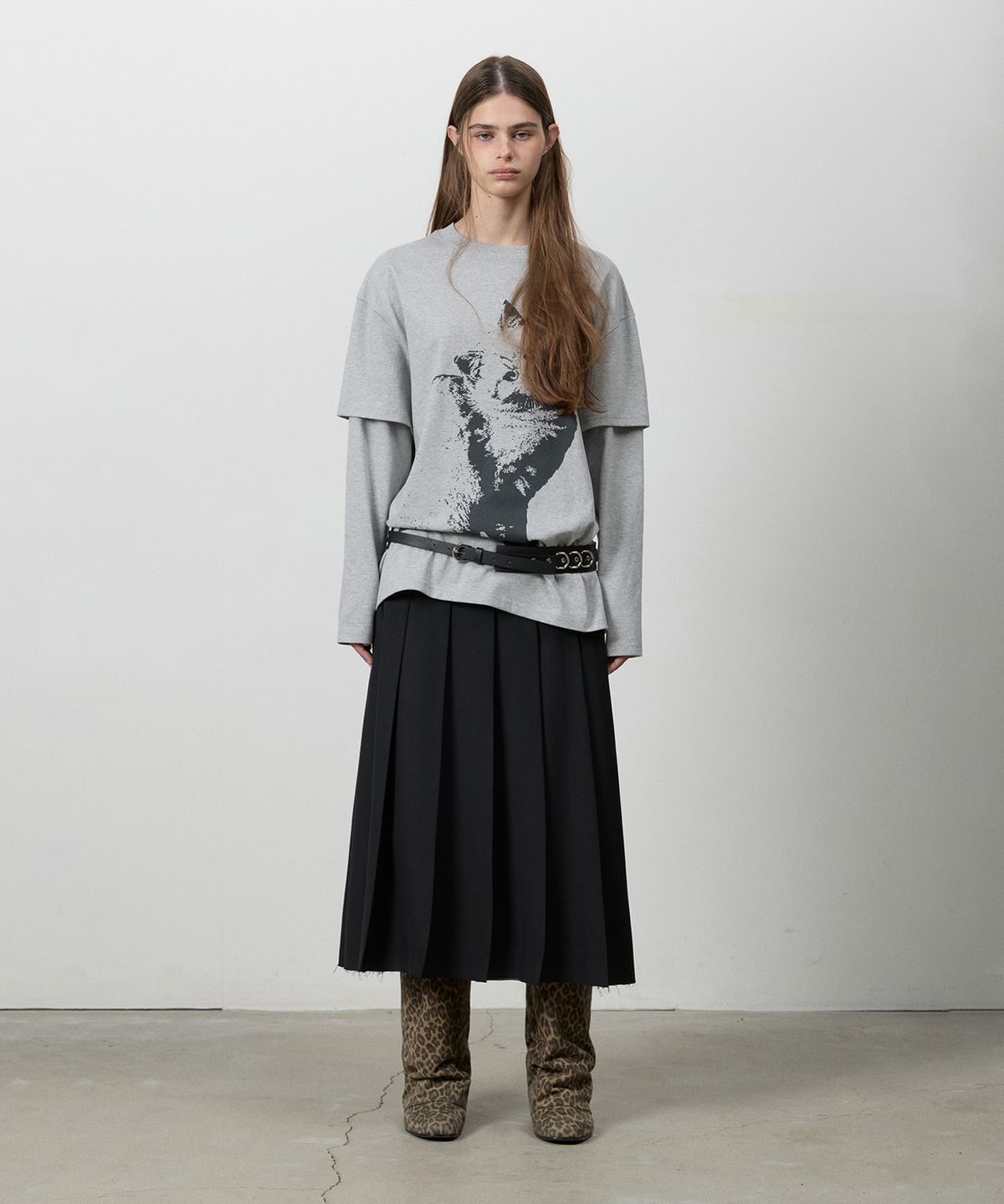 쓰리투에이티(THREE TO EIGHTY) CUT HEM BELT PLEATS SKIRT BLACK