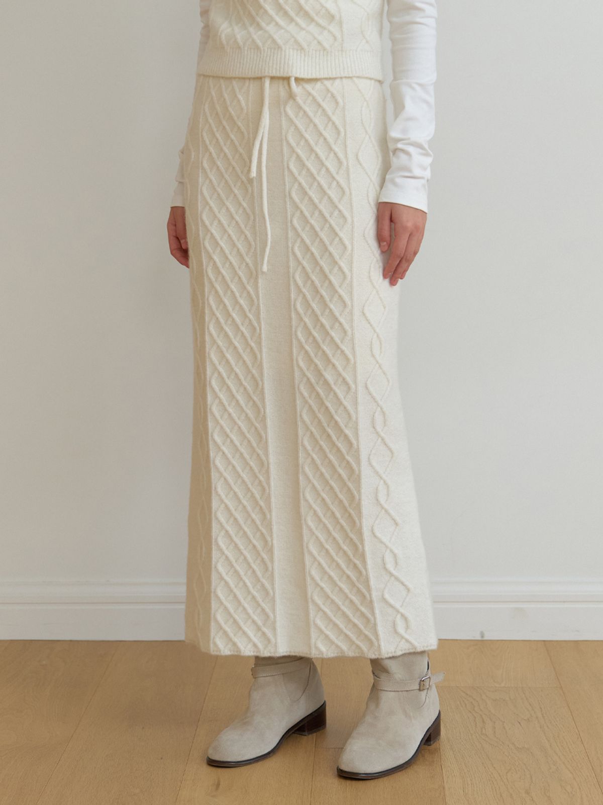 리엘(RE L) Violet knit skirt (ivory)