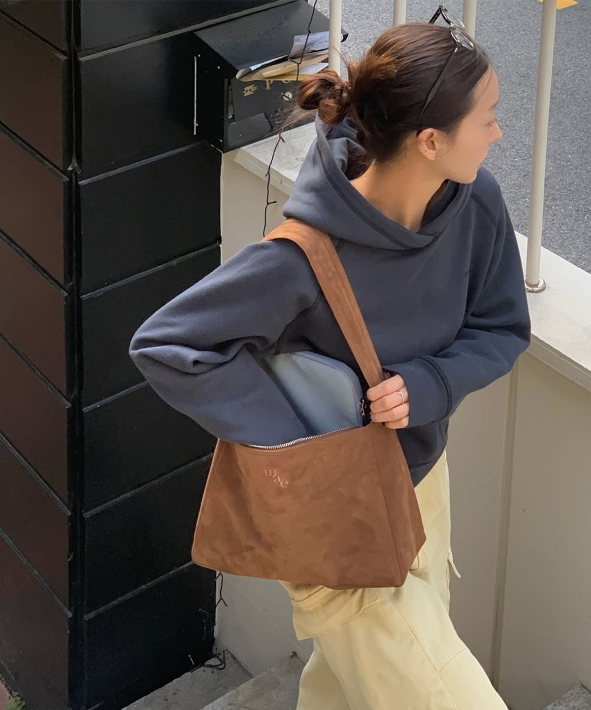 무쿠앤에보니(MUCU AND EBONY) Comfy Bag _ Suede Milk Choco