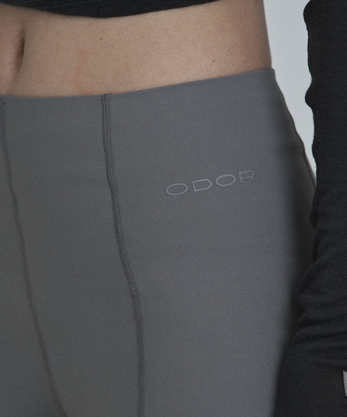 오도어(ODOR) Flare pants