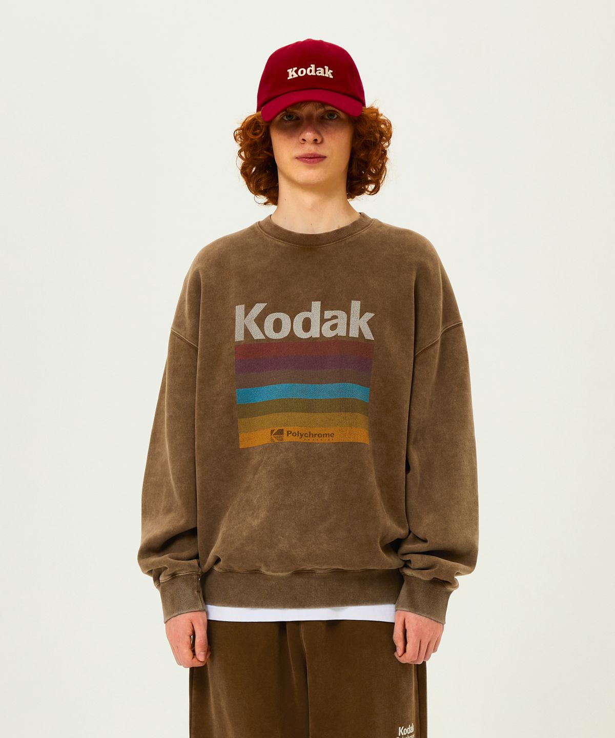 코닥(KODAK) 레인보우 스노우워싱 기모 맨투맨 BROWN