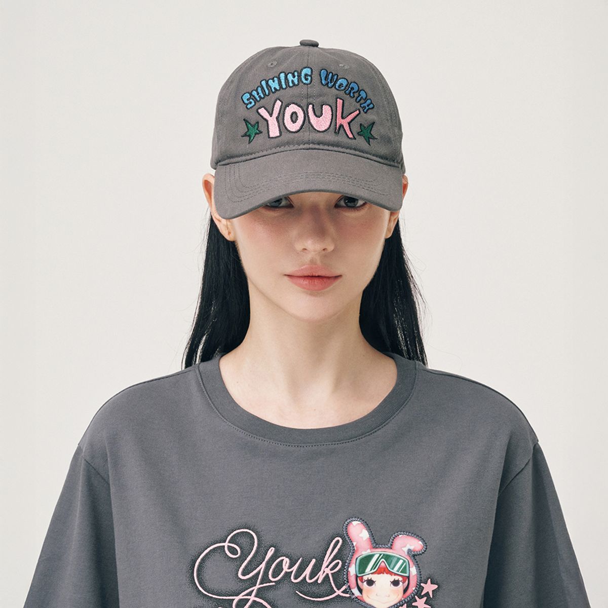 육심원(YOUK SHIM WON) 컬러레터링볼캡 챠콜스타