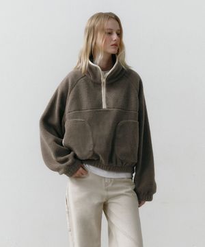 하프 집업 플리스 풀오버 모카