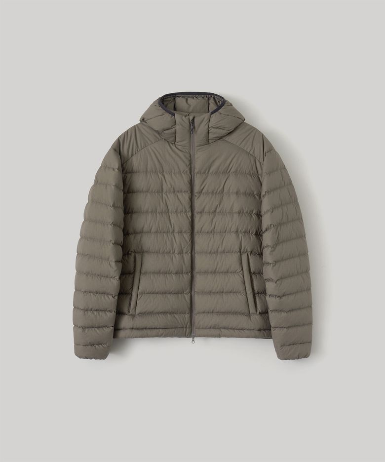 Cloudy Paneled Down Jacket (Basalt)