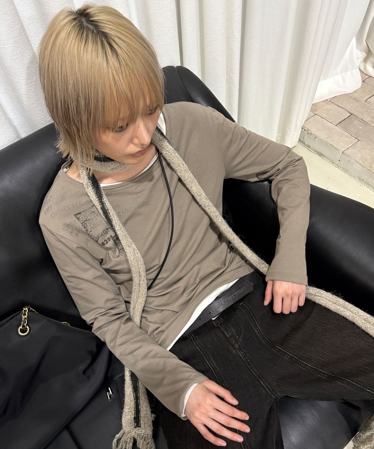 포르테나(PORTERNA) BOAT NECK GRAPHIC LONG SLEEVE T-SHIRT-BEIGE
