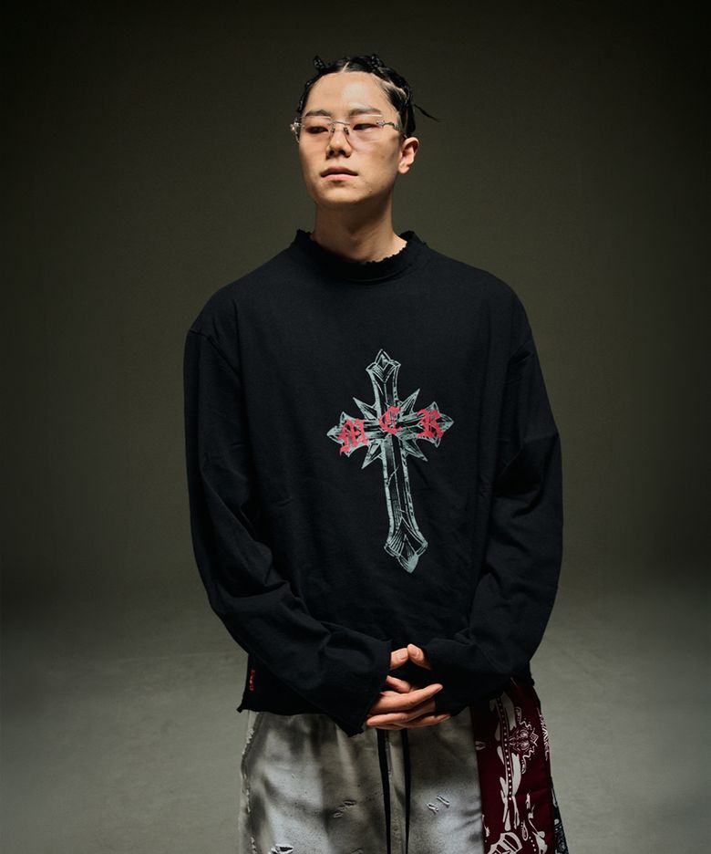 Scarred cross LS(black)