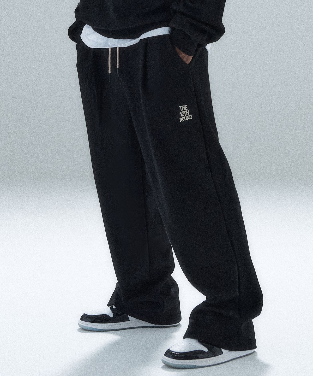 더트웰브라운드(THE 12TH ROUND) THE 12TH ROUND SWEAT PANTS BLACK