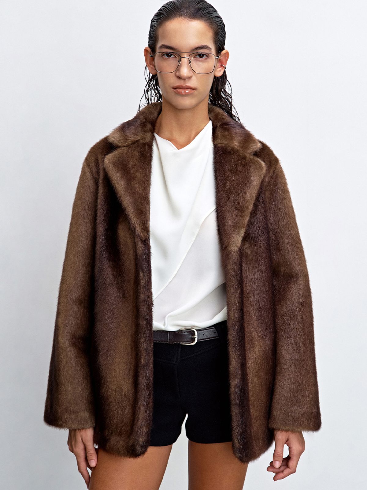 해브레스(HAVELESS) JENNIE FAUX FUR MUSTANG JACKET BROWN