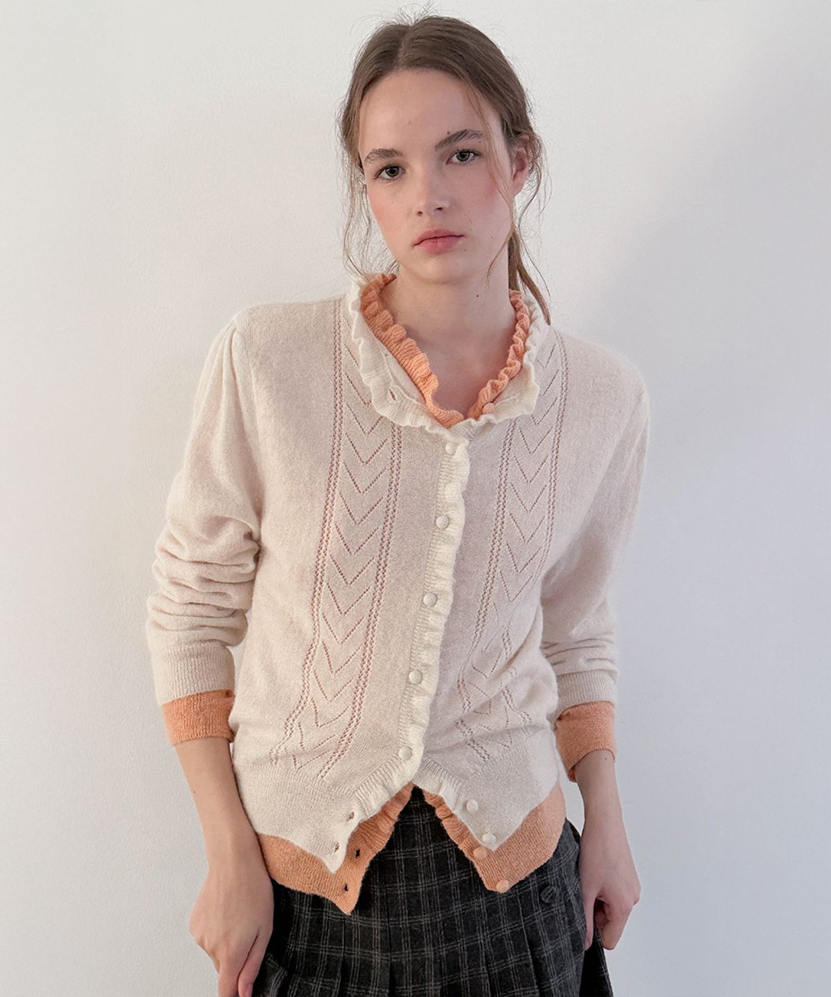 시눈(SINOON) SN Ruffle Punching Cardigan (Ivory)