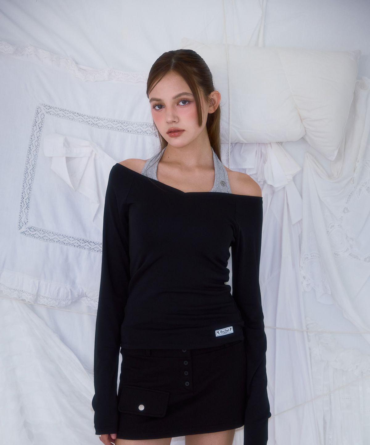 로제프란츠(ROSEFRANTZ) Soft Curve V-neck Long Sleeve [Black]