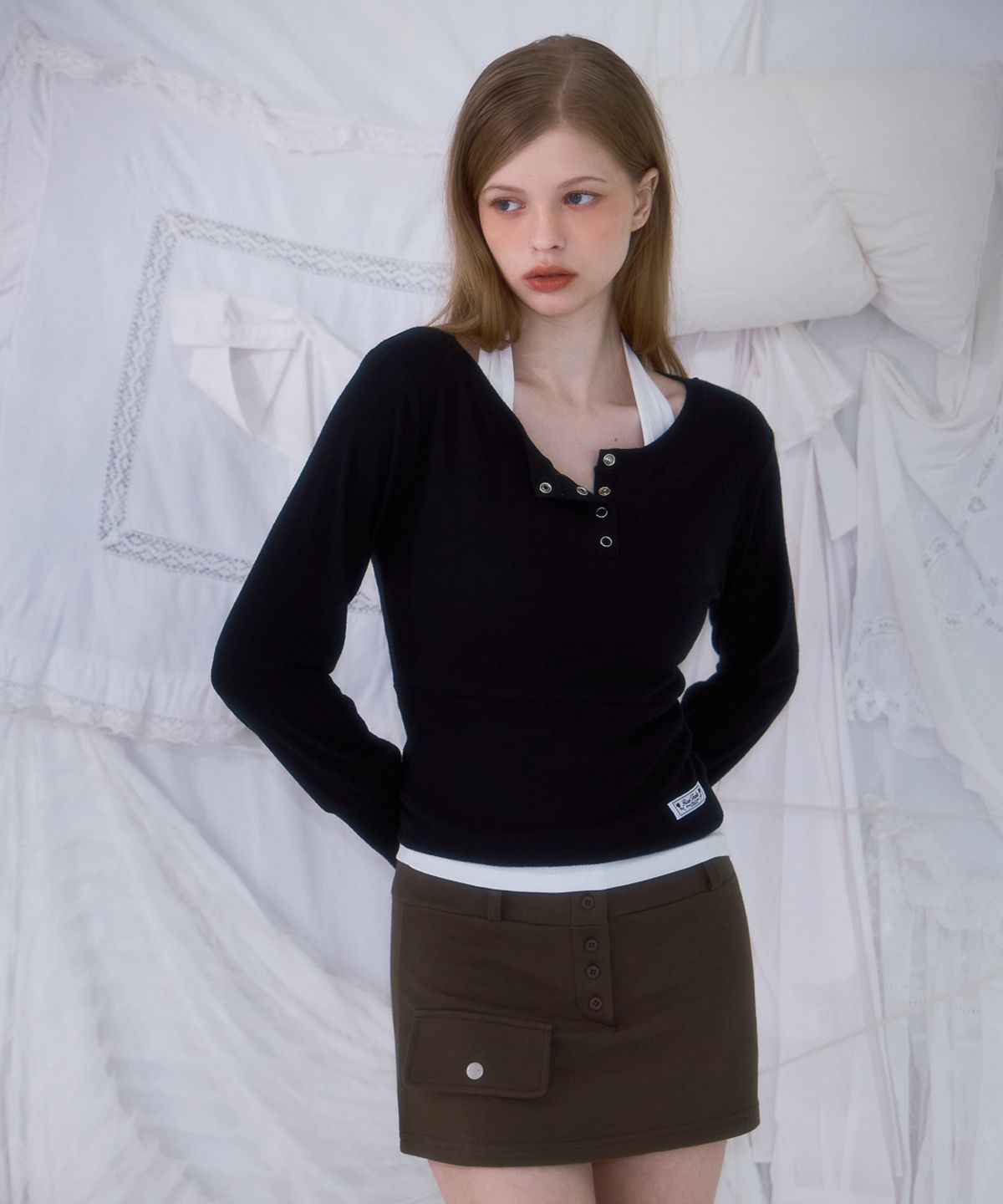 로제프란츠(ROSEFRANTZ) Eyelet Henley-neck Long Sleeve [Black]