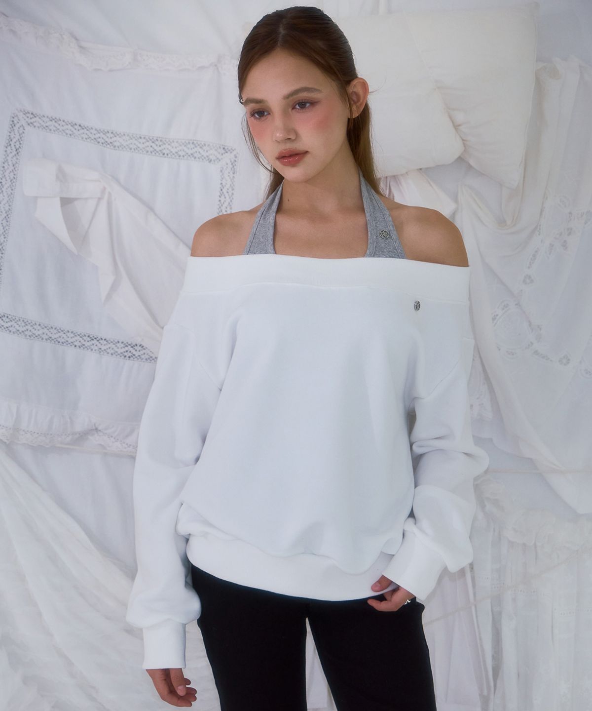 로제프란츠(ROSEFRANTZ) Off Shoulder Sweatshirt [Ivory]