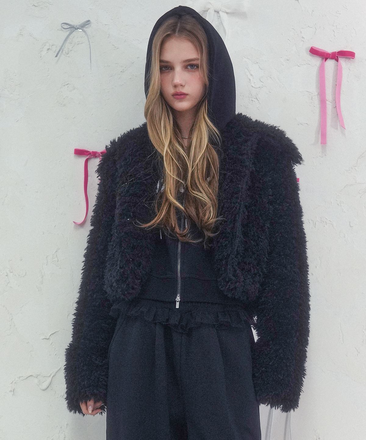 비바셔스(VIVACIOUS) Collar Teddy Fur Jacket BLACK