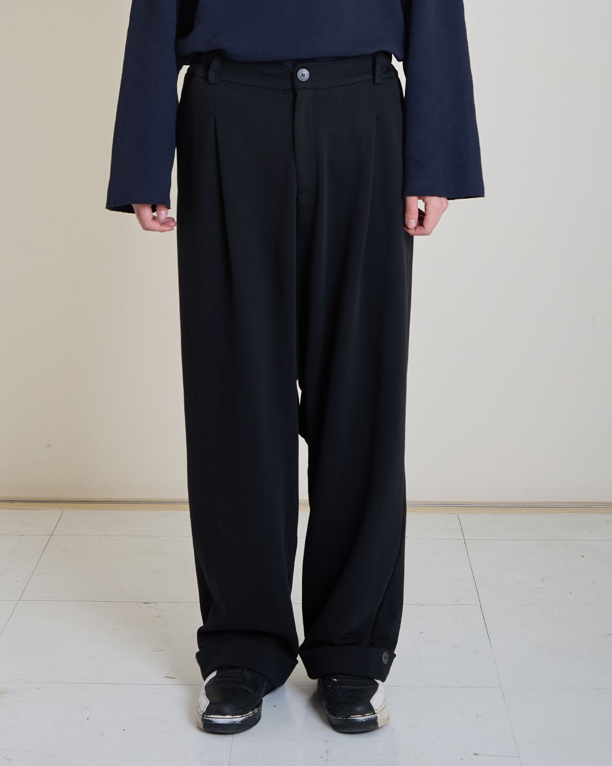 와이쏘씨리얼즈(WHYSOCEREALZ) Wide Baggie Trousers (black)