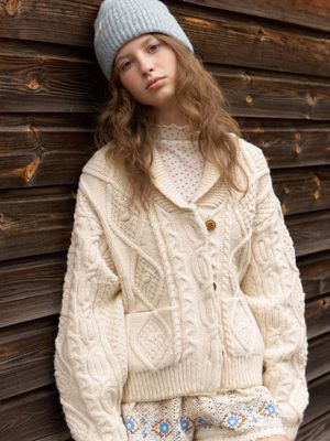 A HAND STITCH CABLE CARDIGAN_IVORY