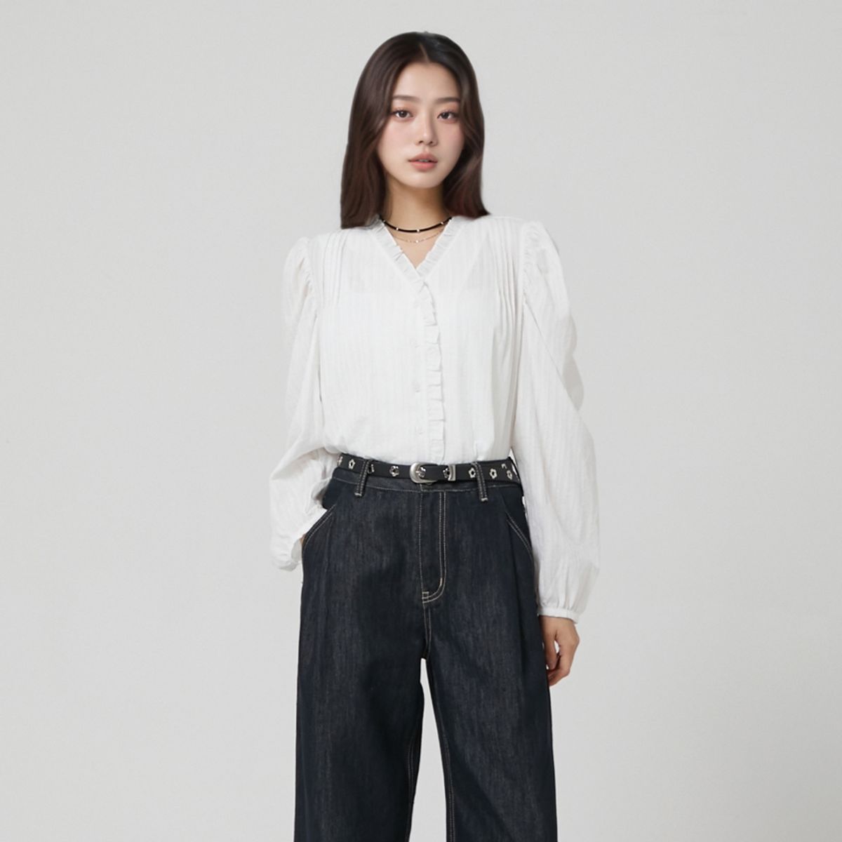 랩(LAP) 브이넥 프릴 블라우스 AR3WB865
