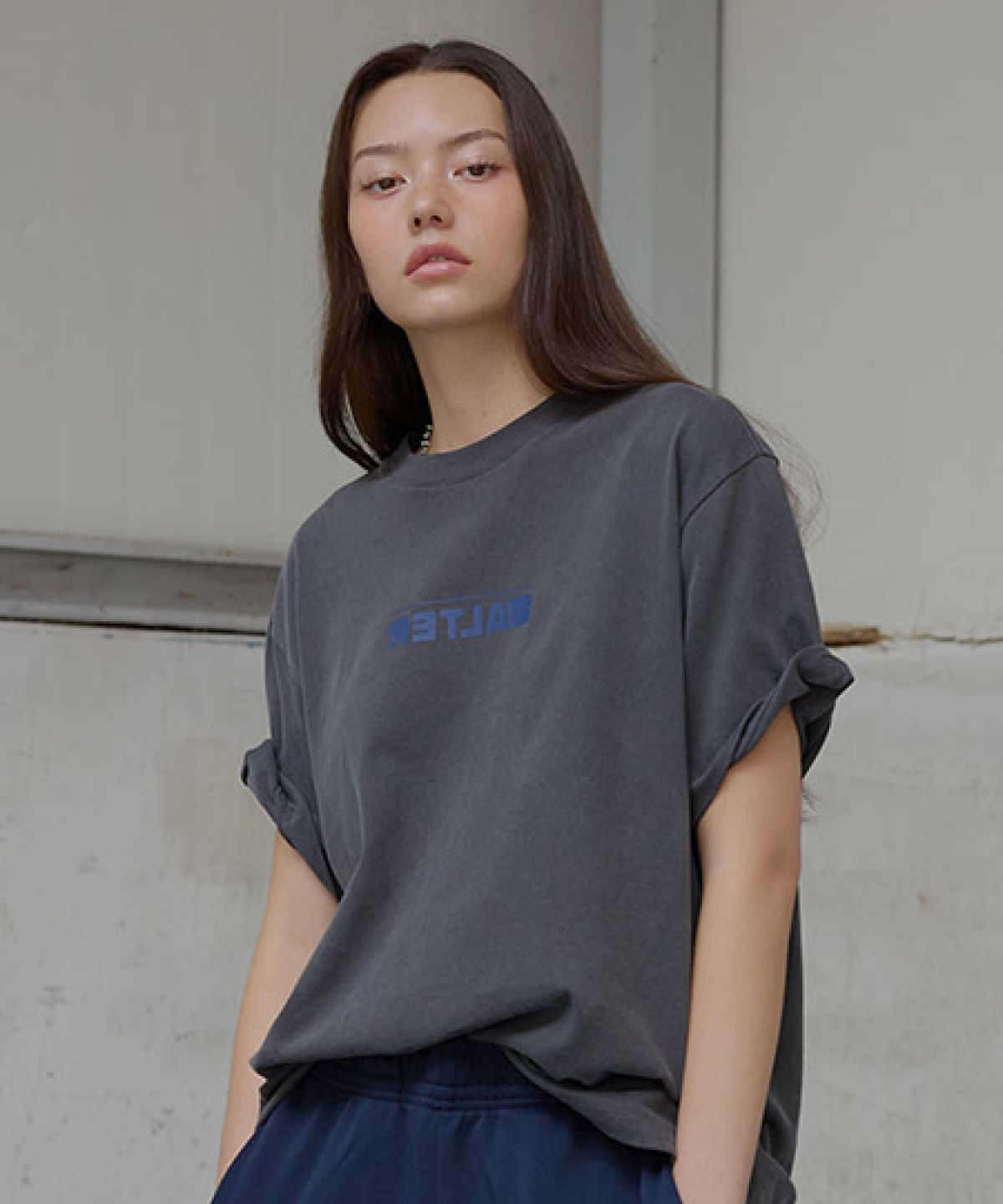 얼터 스튜디오(ALTER STUDIO) Pigment Neat Logo T-shirt_Charcoal