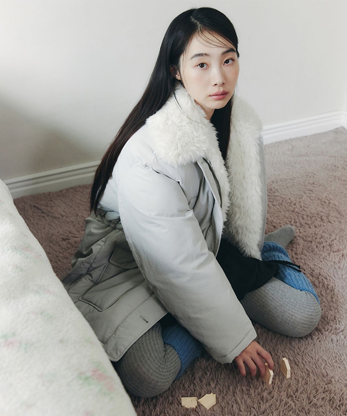 셀리테일즈(CELITAILS) DETACHABLE FUR PADDED JUMPER_LIGHT GREY