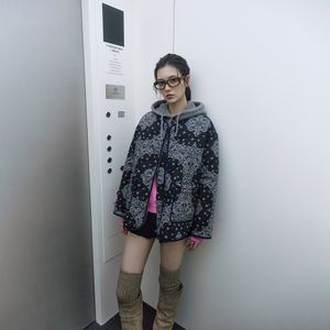 (웰론)페이즐리 경량패딩 AR4PDA62